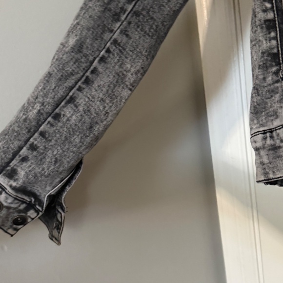 2X Blue Crown Acid Wash Denim Jacket 2XL Hooded Grey Skater Tillys - Picture 9 of 10